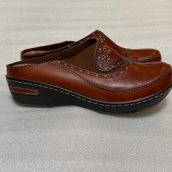 L'Artiste Spring Step Burbank Hand-Painted Leather Clogs size 41 (9.5) - Picture 4 of 10